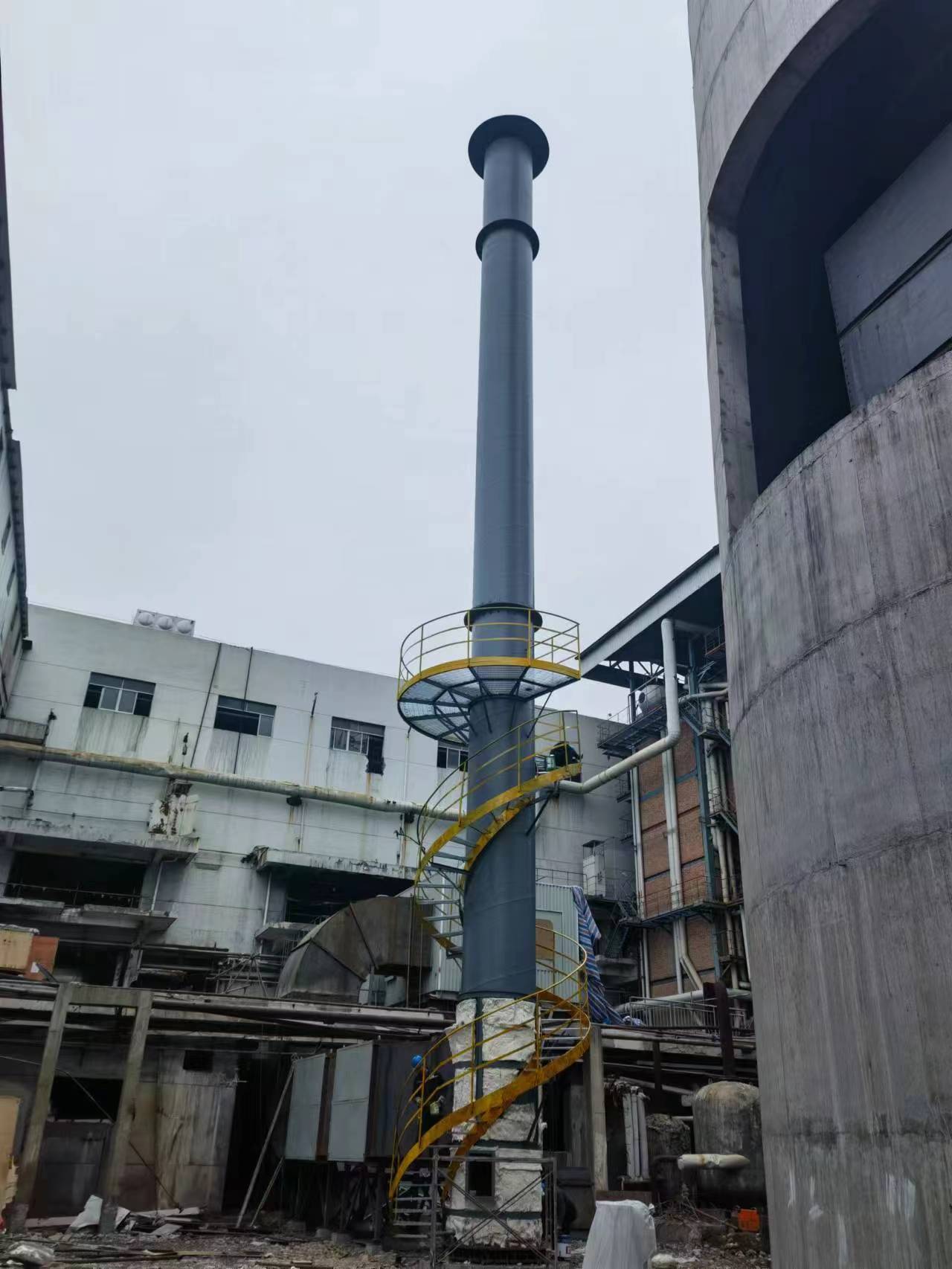 浙江仙居現代熱力有限公司鋼煙囪制作安裝